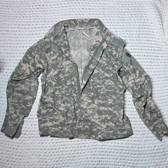U.S. Army Other - Military Combat Utility Jacket - ACU Digital Camouflage Like New